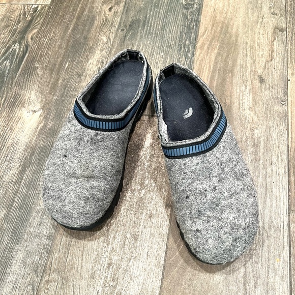The North Face Wool Felt Clog Slippers Women Size 10 Gray - Picture 1 of 6